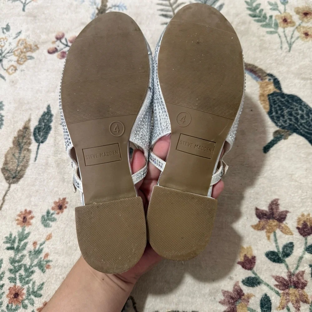 Steve Madden Silver girls Belinda Shoes size 4 big kids